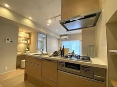 ストーク両国秀山　302号室