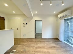 ハイツ赤坂　302号室